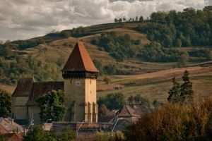 Buget 2019 – Guvernul reduce cu peste o treime banii pentru biserici