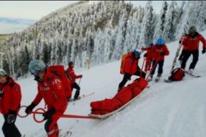 Carpaţii sunt acoperiţi de un strat-record de zăpadă. Risc major de avalanşă. Urmează vacanţa şcolară. Intervenţii în două cazuri majore ale salvamontiştilor. Recomandări pentru turişti 