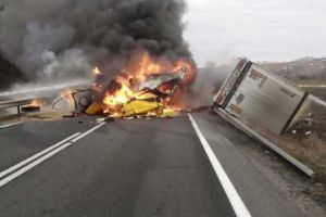 Doi şoferi de TIR, morţi pe DN 6, după Buchin