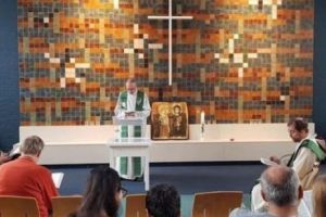 MARATONUL din BISERICĂ s-a încheiat: familia de armeni a scăpat de EXPULZARE