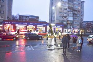 FOTO/ Accident MORTAL în Alba Iulia: Femeie lovită de o maşină în timp ce traversa strada neregulamentar