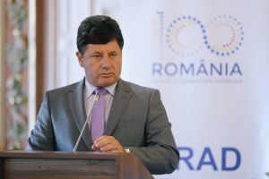 Florin Tripa, despre preşedintele CJA: „Arădenii nu-i plătesc peste 20.000 de lei pe lună, ca să stea de dimineaţa până seara să dea comunicate de presă”