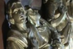 Au început lucrările de renovare la Domul catolic din Piaţa Unirii. Primele statui, date deja jos