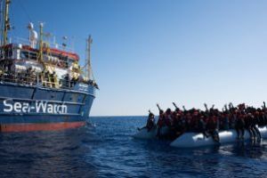 Italia: Nava Sea-Watch 3 blocata in Sicilia de catre paza de coasta