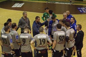Universitatea joacă duminică pe terenul campioanei en-titre, Dinamo Bucureşti