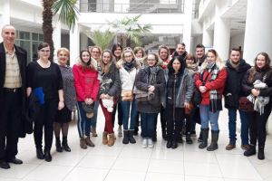 Studenţi din Belgia, viitori profesori în învăţământul special, fac practică la Centrul ...