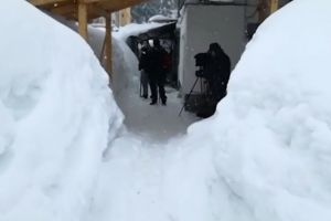 Nămeţi de peste 3 metri la Vârtop (VIDEO)
