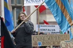 Sorin Cîmpeanu are o replică DURĂ pentru comisarul European pe Educaţie, în chestiunea MAGHIARĂ de la Târgu Mureş: CONDAMNĂM folosirea educaţiei în scop electoral şi orice alte ingerinţe! 