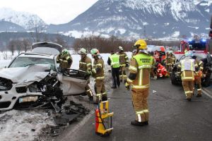 Familie de români, implicată într-un accident în Austria. O femeie a murit, iar fata şi soţul ei sunt în comă