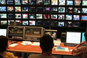 Scandal URIAŞ în televiziune. „A venit să se combine cu alţi bărbaţi?”