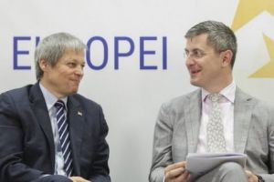 Cioloş a generat un nou scandal. Bătaie mare pentru ciolanul politic