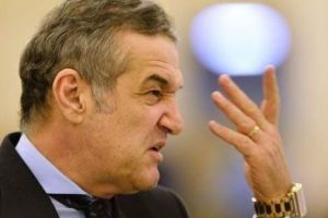 Gigi Becali, un car de nervi după meciul cu Dunărea Călăraşi: „Trebuie să fii nebun să crezi că iei titlul cu echipa asta. Vând tot. Nu mă mai interesează”