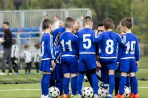 Şcoală de fotbal cu programul Academiei “Puskás Ferenc”, într-o comună mureşeană!
