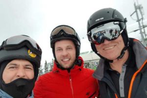 Preşedintele Klaus Iohannis, fotografiat de turişti pe pârtia Transalpina de la Voineasa (Valcea)| FOTO