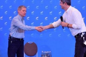 Alianţă USR-PLUS. Cum arată lista candidaţilor. Pe ce rezultat mizează Cioloş şi Barna la alegeri