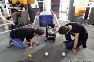 Rusty Android de la „Vrănceanu” s-a lăsat manevrat de copiii salariaţilor Electric Plus