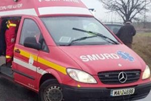 Mamă şi copil accidentate pe „zebră” la Coşeşti