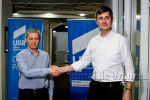 USR şi PLUS şi-au dat mâna şi au format o Alianţă politică. Cele două partide vor merge împreună la europarlamentare