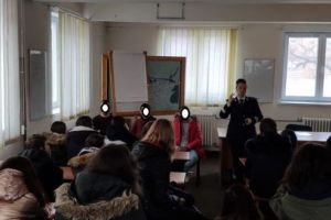 Recomandarea Poliţiei: „Nu lăsa violenţa să te transforme într-un infractor!”