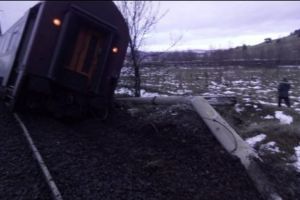 TRAGEDIE pe şine! Un tren A DERAIAT. Sunt cel puţin şapte morţi. Imagini care vă pot afecta emoţional