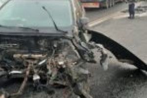 S-a făcut praf după impactul violent cu un tir!
