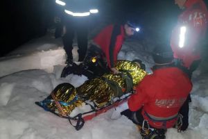 Bărbat din Padeş, blocat în zăpadă, după ce a mers să-şi hrănească animalele
