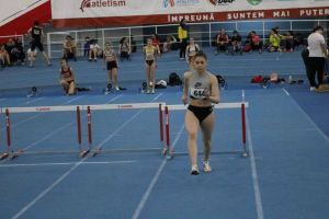 Video: Gorjeanca Denisa Stroescu, la doar 16 ani, campioană naţională universitară la atletism! A luat locul I la probele combinate