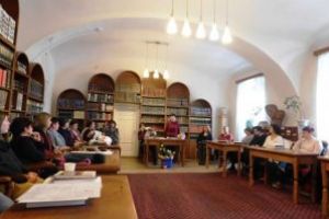 Lipsa fondurilor pentru achiziţia de carte, printre  problemele semnalate de bibliotecarii publici