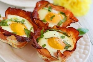 Ouă învelite în bacon
