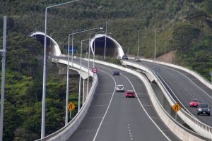 Vestea bună: vom avea autostradă până la Bucureşti. Vestea proastă: când va fi gata, mulţi dintre noi vom fi aproape de vârsta pensionării