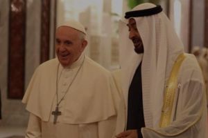 Vizită istorică: Papa Francisc s-a dus în Emiratele Arabe Unite şi va oficia o liturghie în faţa a 130.000 de persoane (VIDEO)