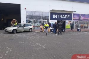 Hoţi de electrocasnice, prinşi în flagrant la Craiova, la o săptămână de la spargerea ...