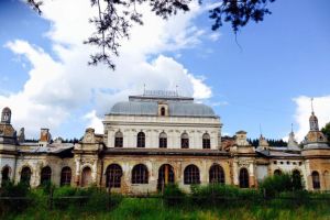 Lucrările de reabilitare a clădirii Cazinoului Vatra Dornei, după un proiect de mare ...