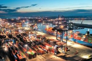 DUBAI PORT World a semnat REÎNNOIREA CONTRACTULUI de concesiune, pentru încă 20 de ani, cu ADMINISTRAȚIA PORTURILOR Maritime CONSTANȚA