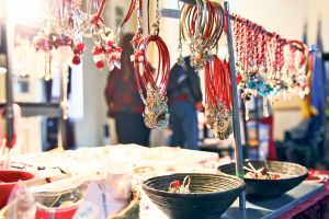 Din 11 februarie se pot cumpăra mărţişoare de la tarabe