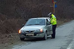 Acesta da tupeu – Sibian prins fără permis şi maşina cu numere false pe strada Goga