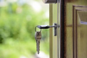 Chiriaşii şi proprietarul au drepturi, dar şi obligaţii. Care sunt drepturile celor două părţi, stipulate în Codul civil
