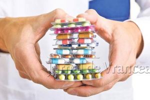 Românii dau bani grei pe medicamente fără reţetă, pentru răceală şi gripă
