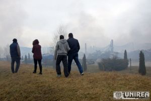 FOTO. Incendiul de la Solina Alba Iulia, loc de făcut selfie şi promenadă pentru zeci de albaiulieni, duminică