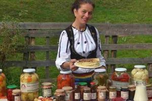 Cămara Moţului, o afacere din judeţul Alba, care realizează produse tradiţionale româneşti după reţete transmise şi păstrate de la o generaţie la alta