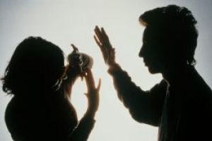 Poliţiştii au intervenit la mai multe sesizări de violenţă în familie, la sfârşitul săptămânii
