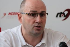 Florin Nini îşi încurajează jucătorii