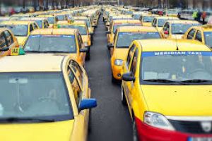 UBER DA FRISOANE? 500 de taxiuri vor sa blocheze centrul Iaşului. Firmele de taxi sunt nemulţumite faţă de funcţionarea serviciilor de transport nelegale