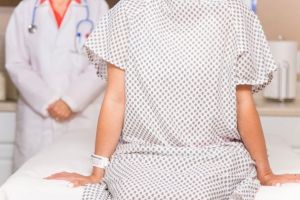 Un plan naţional de oncologie ar creşte accesul bolnavilor la tratament