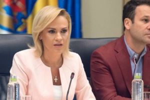 EXCLUSIV Cum s-au păcălit românii cu programul de VOUCHERE al lui FIREA. Au rămas şi fără MAȘINI şi fără BANI

