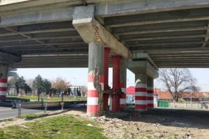 Se blochează ieşirea la dreapta de pe pasajul Fartec către Feldioara
