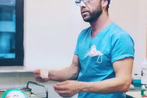 Impostor cu bisturiu! Un italian cu doar 8 clase a convins patru clinici din România că este medic şi a făcut zeci de operaţii