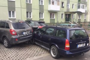 UPDATE FOTO Un şofer a lovit mai multe maşini pe Miraslău după ce a facut infarct