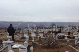 Blestemul PRIMARULUI care l-a ameninţat pe Dragnea. OROARE în CIMITIR. Descoperire ȘOCANTĂ la Vaslui. Un preot a anunţat POLIȚIA 