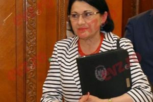 Vin vremuri grele pentru profesori. Ministrul Educaţiei, Ecaterina Andronescu introduce MODELUL JAPONEZ în învăţământ